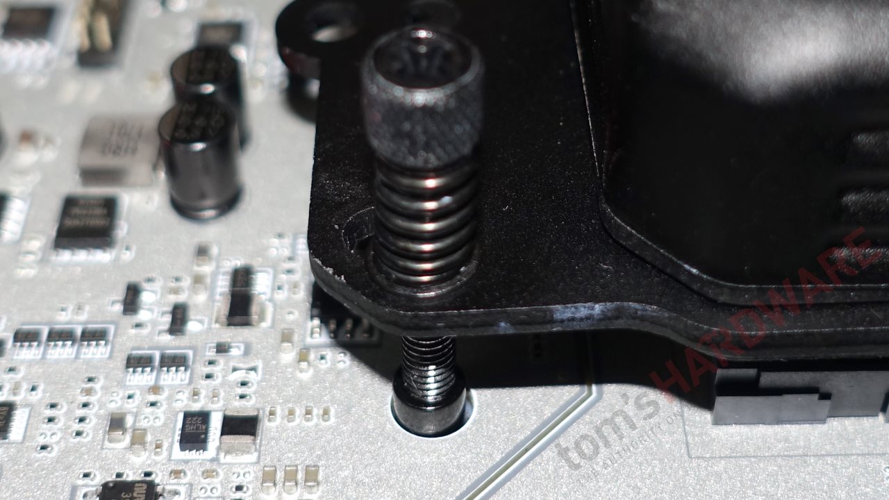 Image à la une de AMD Ryzen : problèmes possibles avec certains dissipateurs dits compatibles