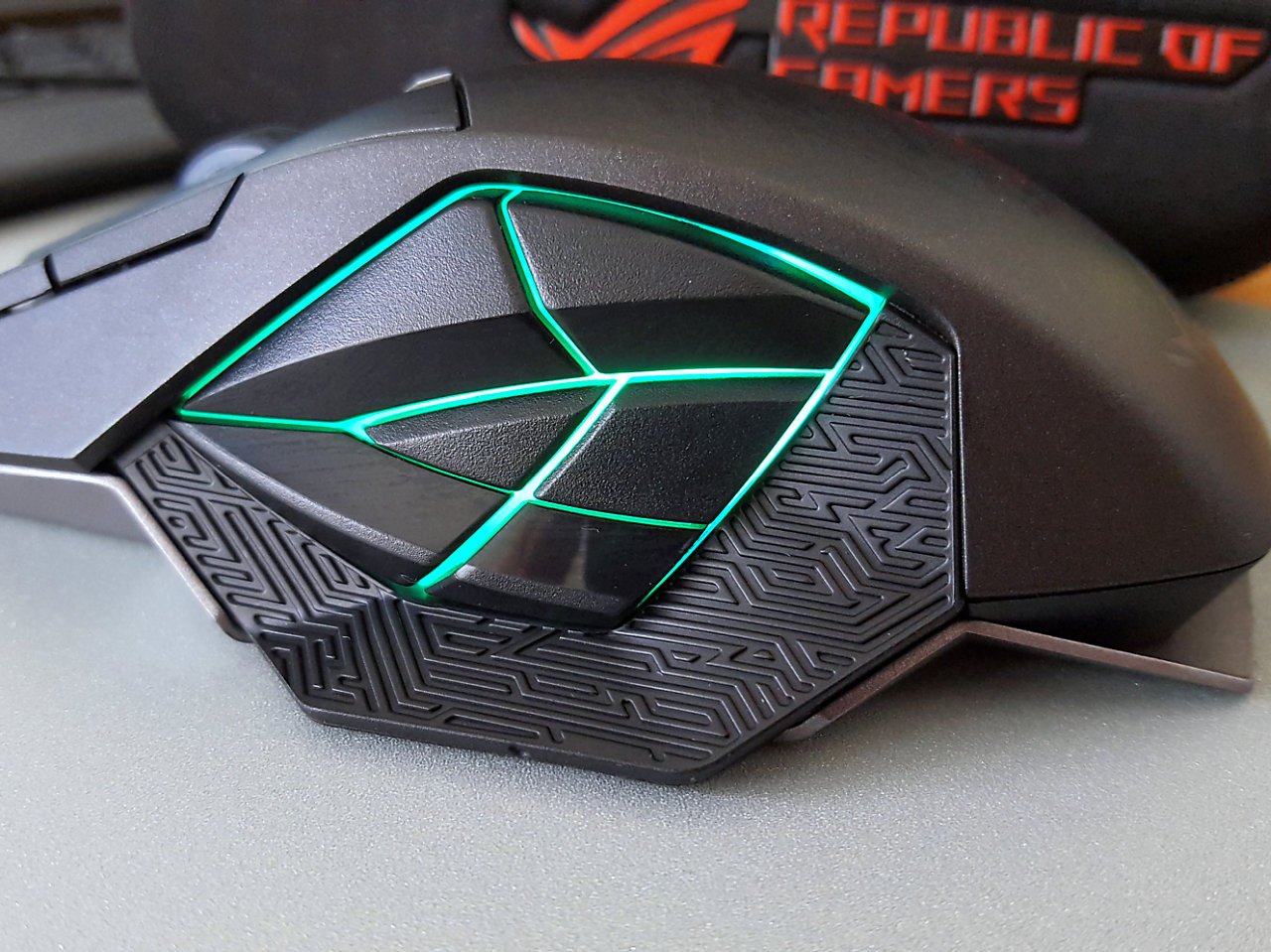 Image à la une de Asus ROG Spatha